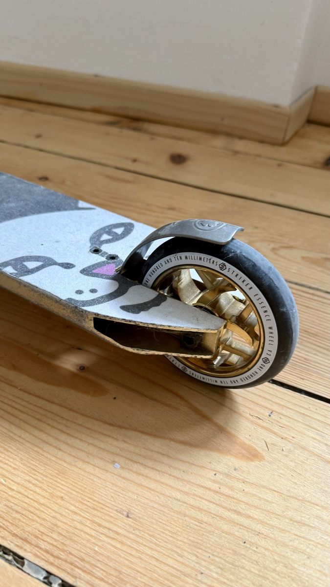 Micro Kickboard: Micro Mx Crosstrack Freestylescooter – D'occasion à Malans GR par Gratistaxi 3