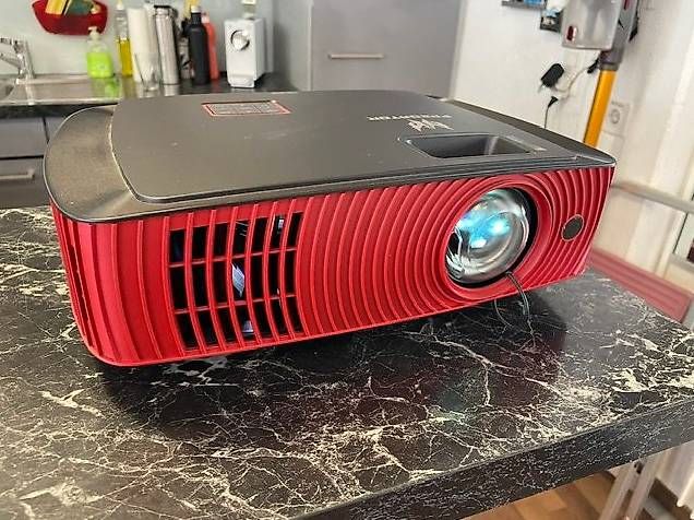 Acer Proiettori: Acer Gaming Predator 2650 Projektor – Usato da Neuhausen am Rheinfall venduto da galleria13