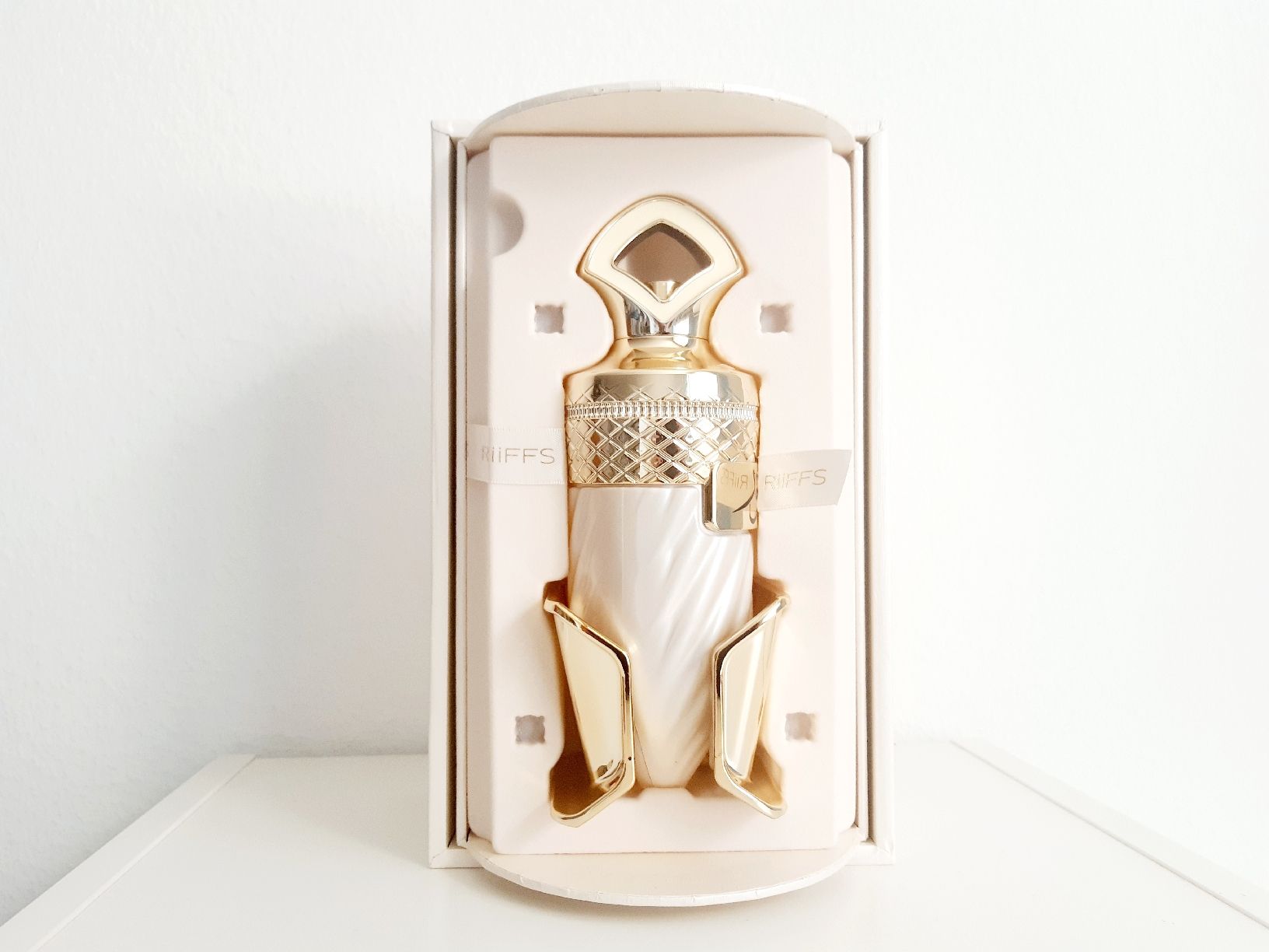 Parfum & Eau de Toilette: RIIFFS Noor Extrait  – Gebraucht aus Winterthur von Je.