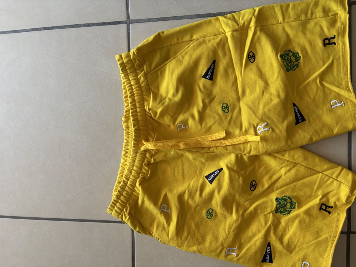 Lotti di vestiti: Shorts – Nuovo (secondo la descrizione) da Ecublens VD venduto da ver_z698 1