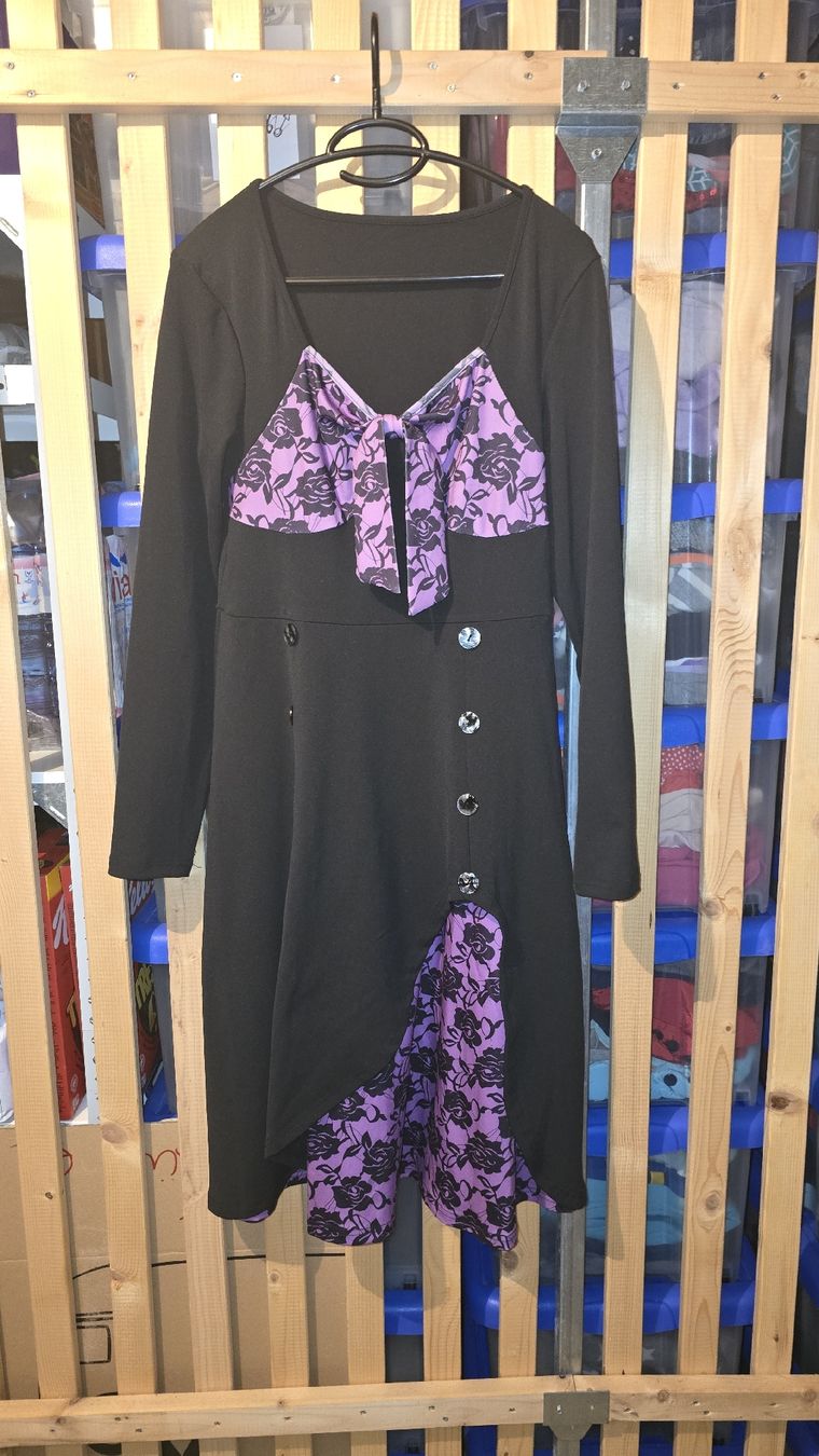 Vestiti: Diverses Robes taille 38/M – Usato da Düdingen venduto da Ayatola