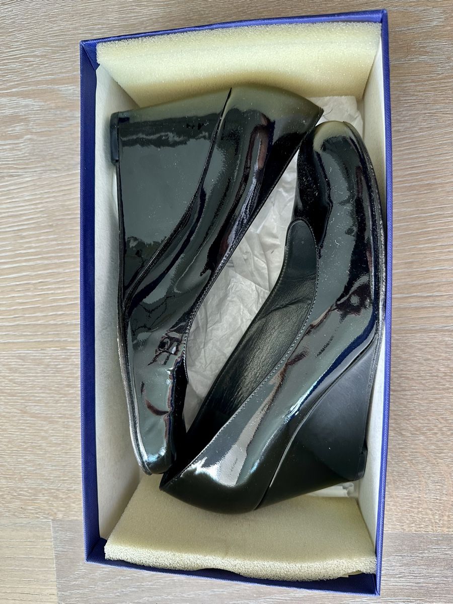 Stuart Weitzman Scarpe da donna: Stuart Weitzman black Patent Leather Flats – Usato da Horgen venduto da cfedier2212 5