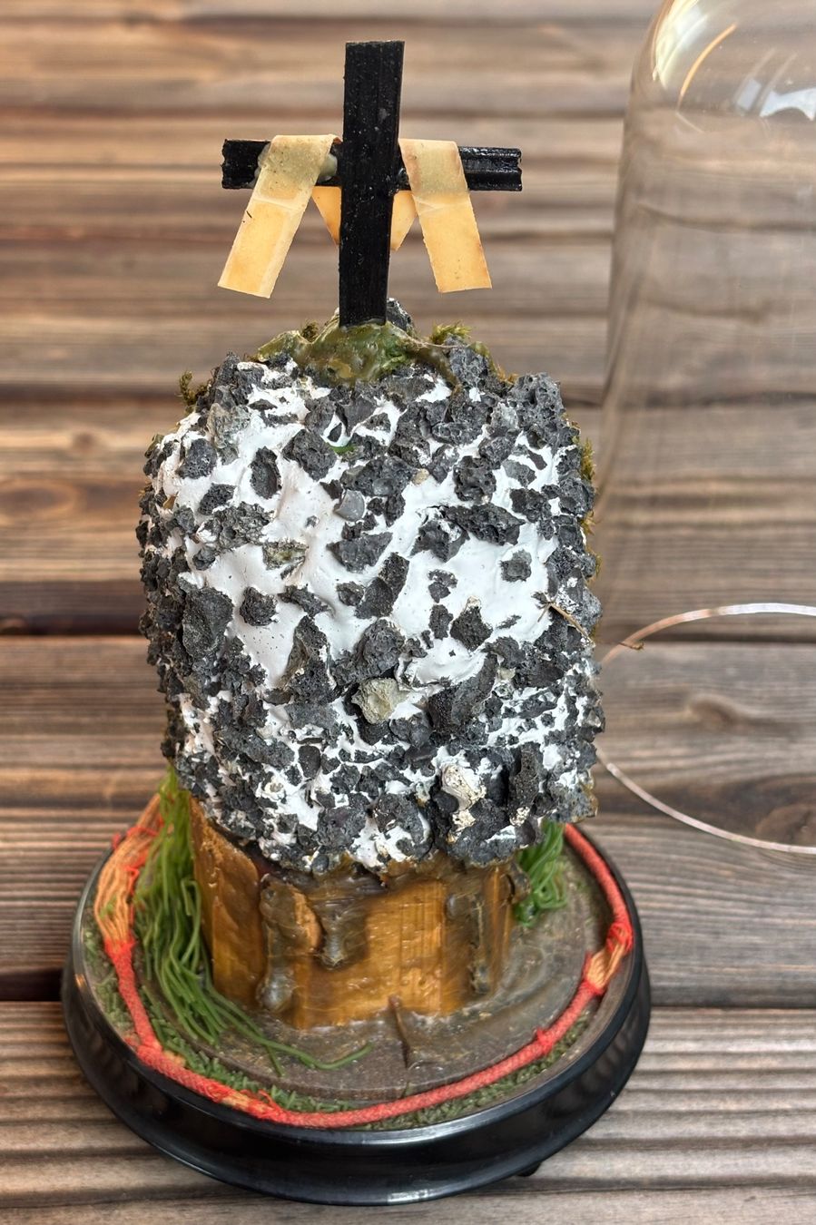 Statuette: antike Klosterarbeit mit Glassturz – Usato da Lüchingen venduto da Eeizo 6