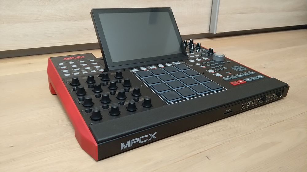Akai Pro - MPC X / 1TB SSD / Div. Zubehör (Neu (gemäss Beschreibung ...