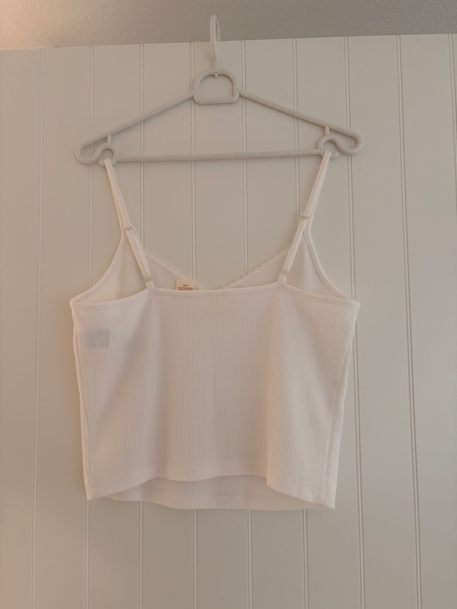 Levi's Tops: Neu Top LEVIS – Neuf avec emballage d'origine à Uttwil par ula_ls5l 1