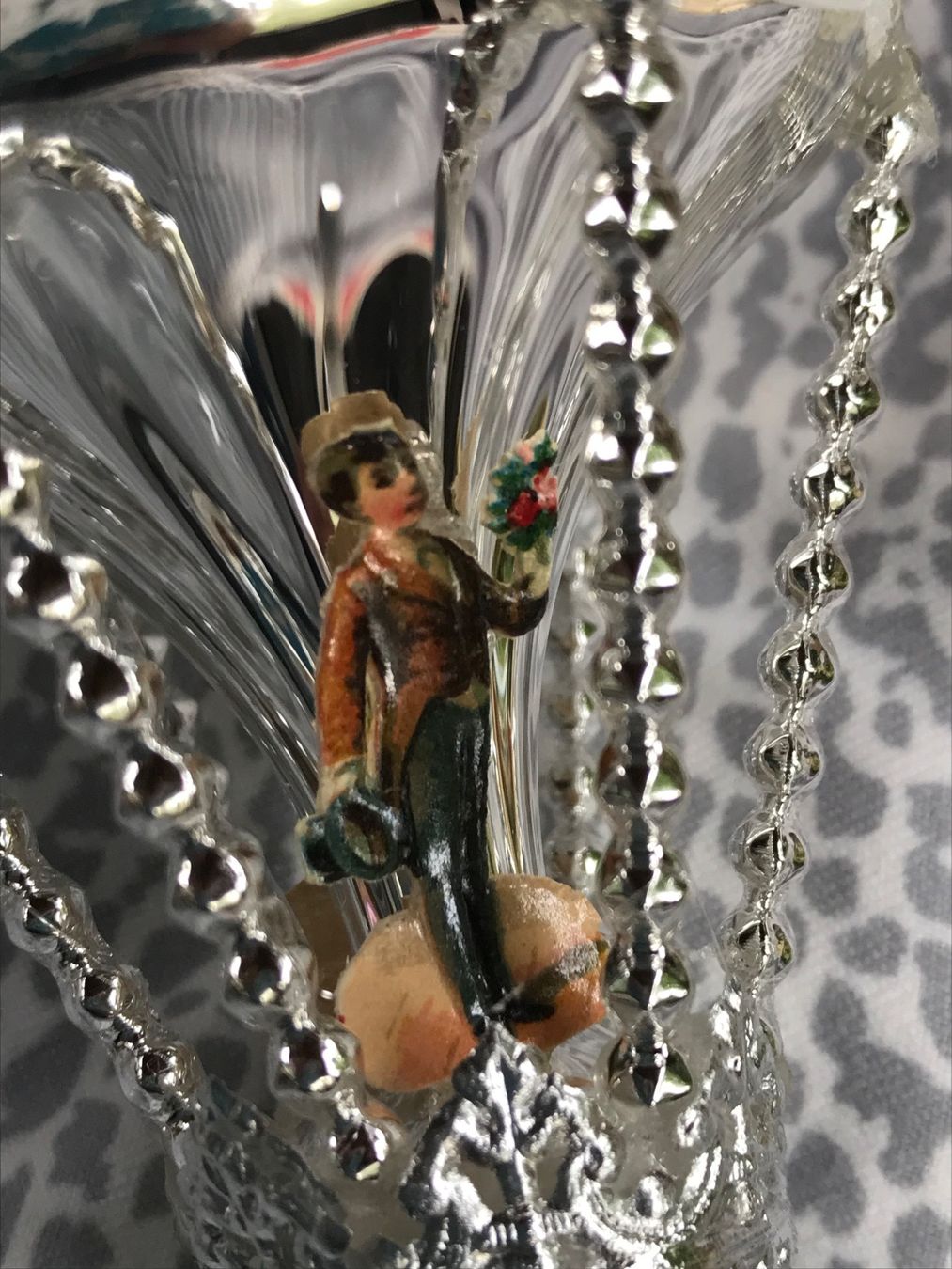 Tutte le decorazioni: Nostalgischer Christbaumschmuck mit Rosenkavalier-Oblaten – Nuovo e nell'imballaggio originale da Alpnach Dorf venduto da marvo 2