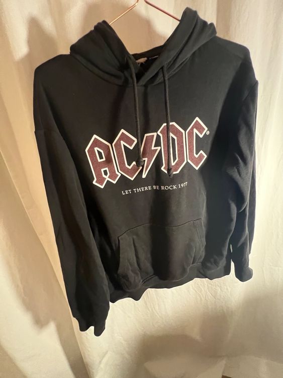 ACDC HOODIE BLACK (Gebraucht) in Muttenz für CHF 6 – mit Lieferung auf ...
