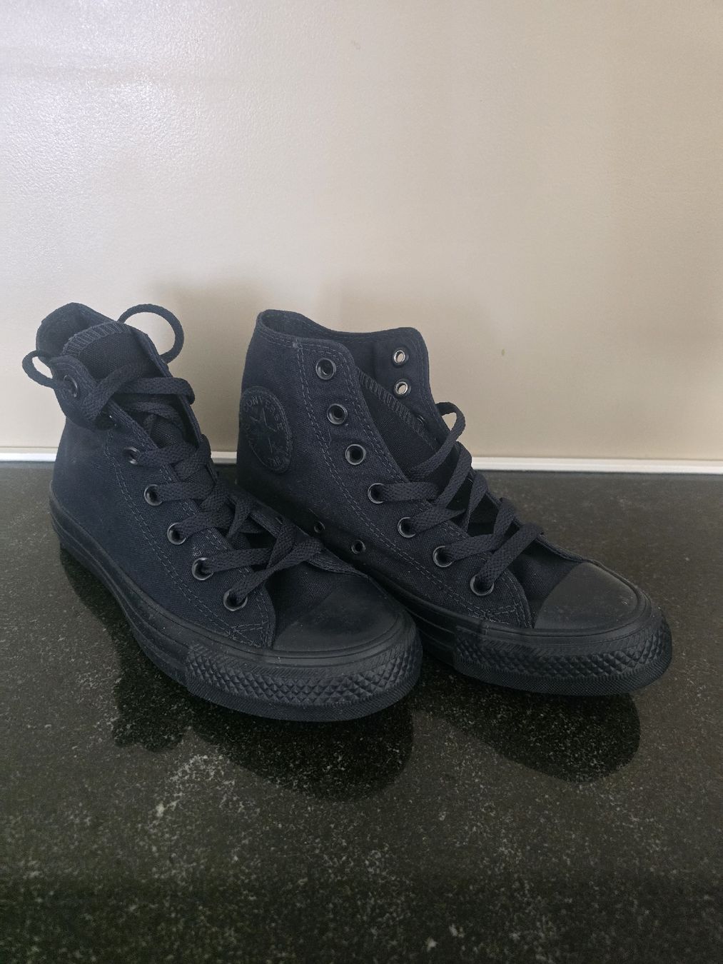 Converse Scarpe da uomo: Converse dunkelblau Gr.37 - NEU – Nuovo (secondo la descrizione) da Hägglingen venduto da Raff_Ella
