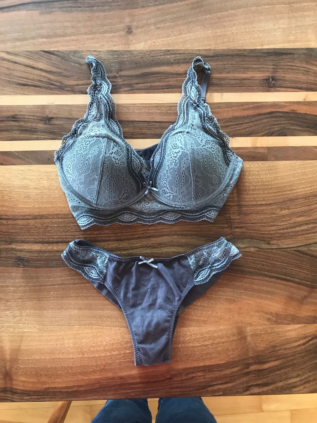 Altra biancheria intima: Graues BH-Set Grauer BH Bustier – Nuovo (secondo la descrizione) da Alpnach Dorf venduto da marvo
