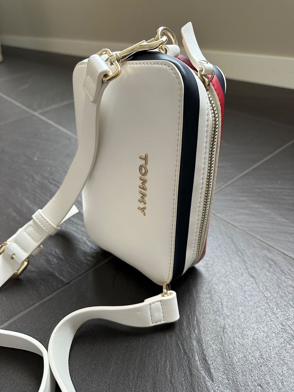 Tommy Hilfiger Borse da donna: Tommy Hilfiger Handtasche – Usato da Küsnacht ZH venduto da Dasdoo 1