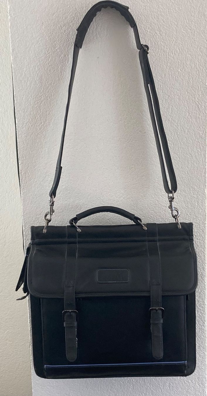 Koffer & Taschen: Akten- Laptop Tasche Schwarz – Gebraucht aus Biel-Benken BL von yoho 2