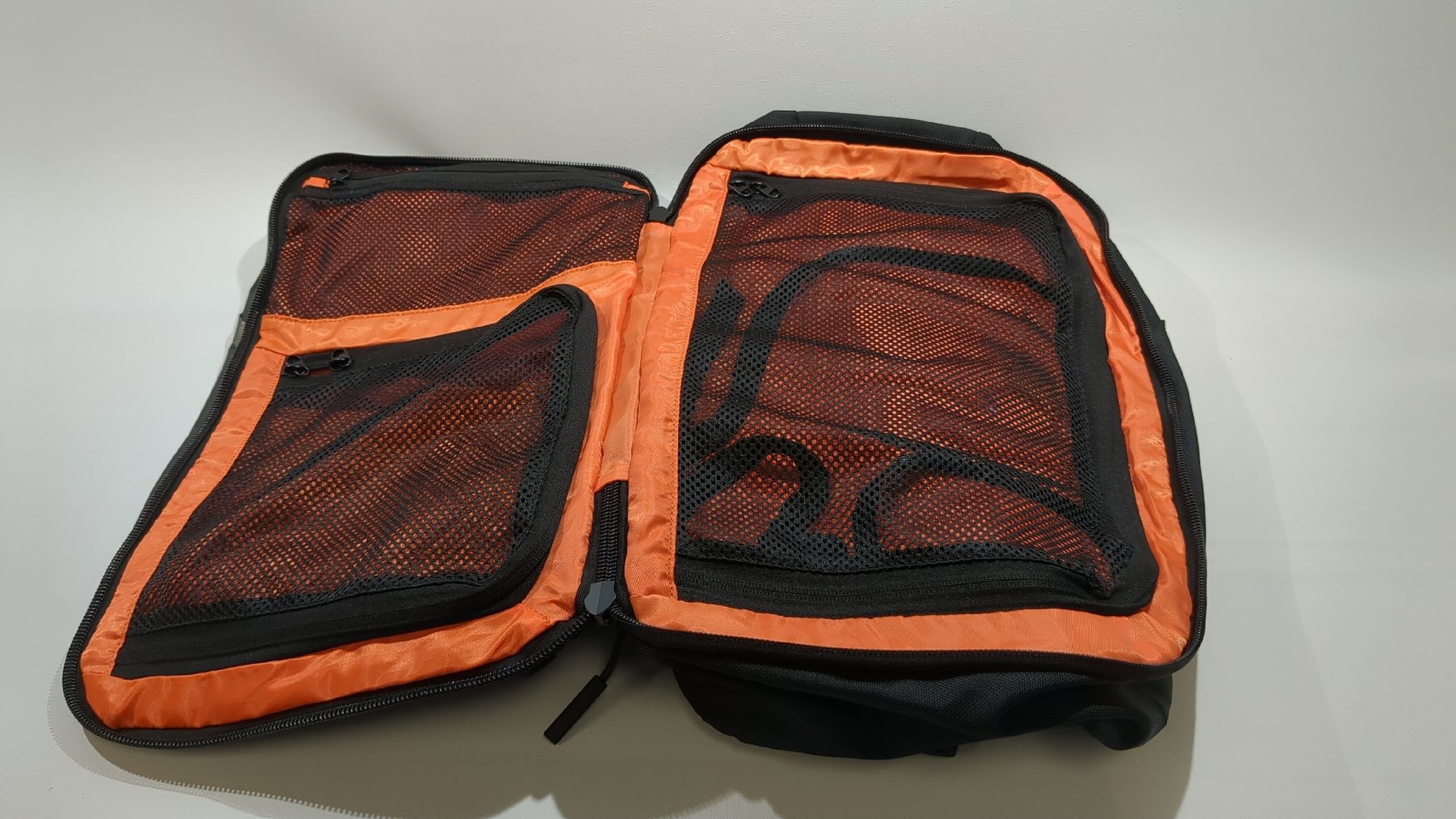 Zaini: Rucksack mit vielen Fächern und Funktionen – Usato da Rüfenacht BE venduto da swalin