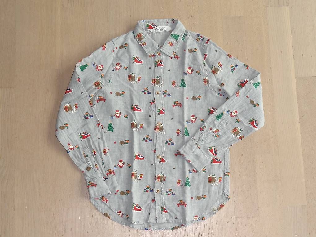 Chemises, T-shirts & Polos: Hemd langarm Christmas Zwillinge Gr. 140 – D'occasion à Diessenhofen par Stephanla52