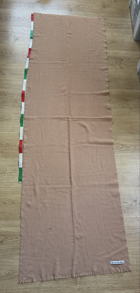 Acne Studios Foulards, Tücher & Schals: Acne Studios Wool Scarf – Gebraucht aus Dinhard von emi_6jdk