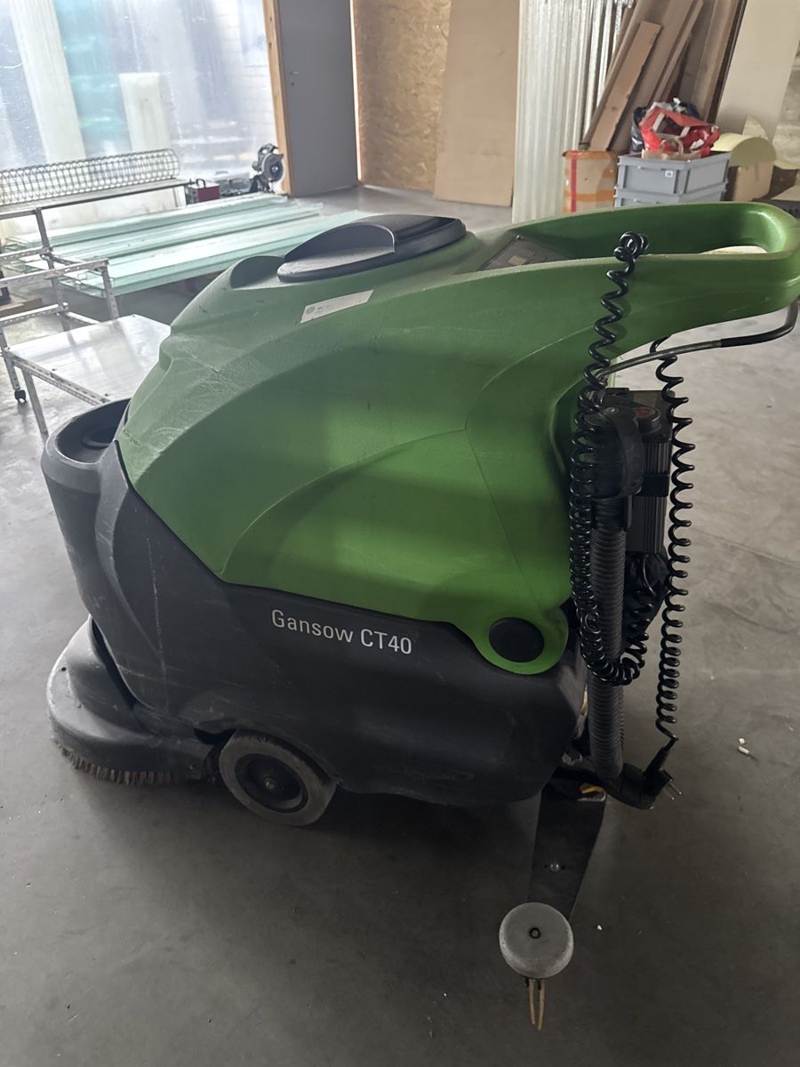 Toutes les machines: Scheuersaugmaschine / Bodenputzmaschine – D'occasion à Zürich par mthkr 4