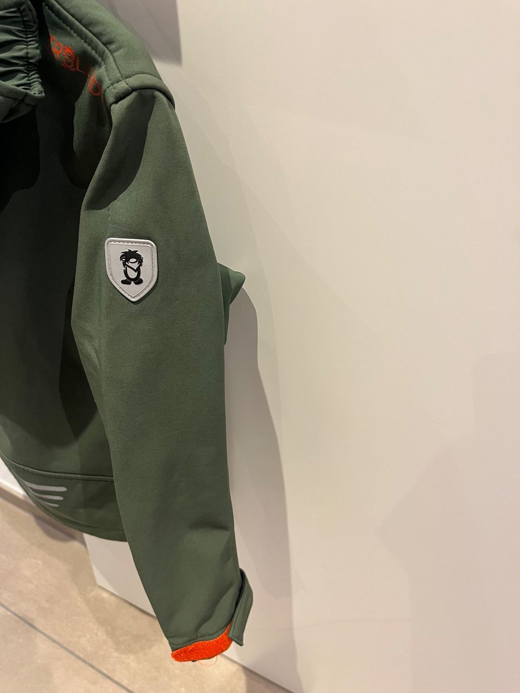 Trollkids Jacken & Mäntel: ***TROLLKIDS*** Softshell-Jacke Gr. 128! – Neu (gemäss Beschreibung) aus Volketswil von Kephren 4