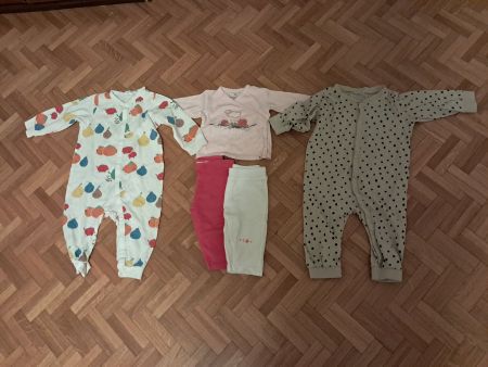 Lot des habits bébé fille 62/68
