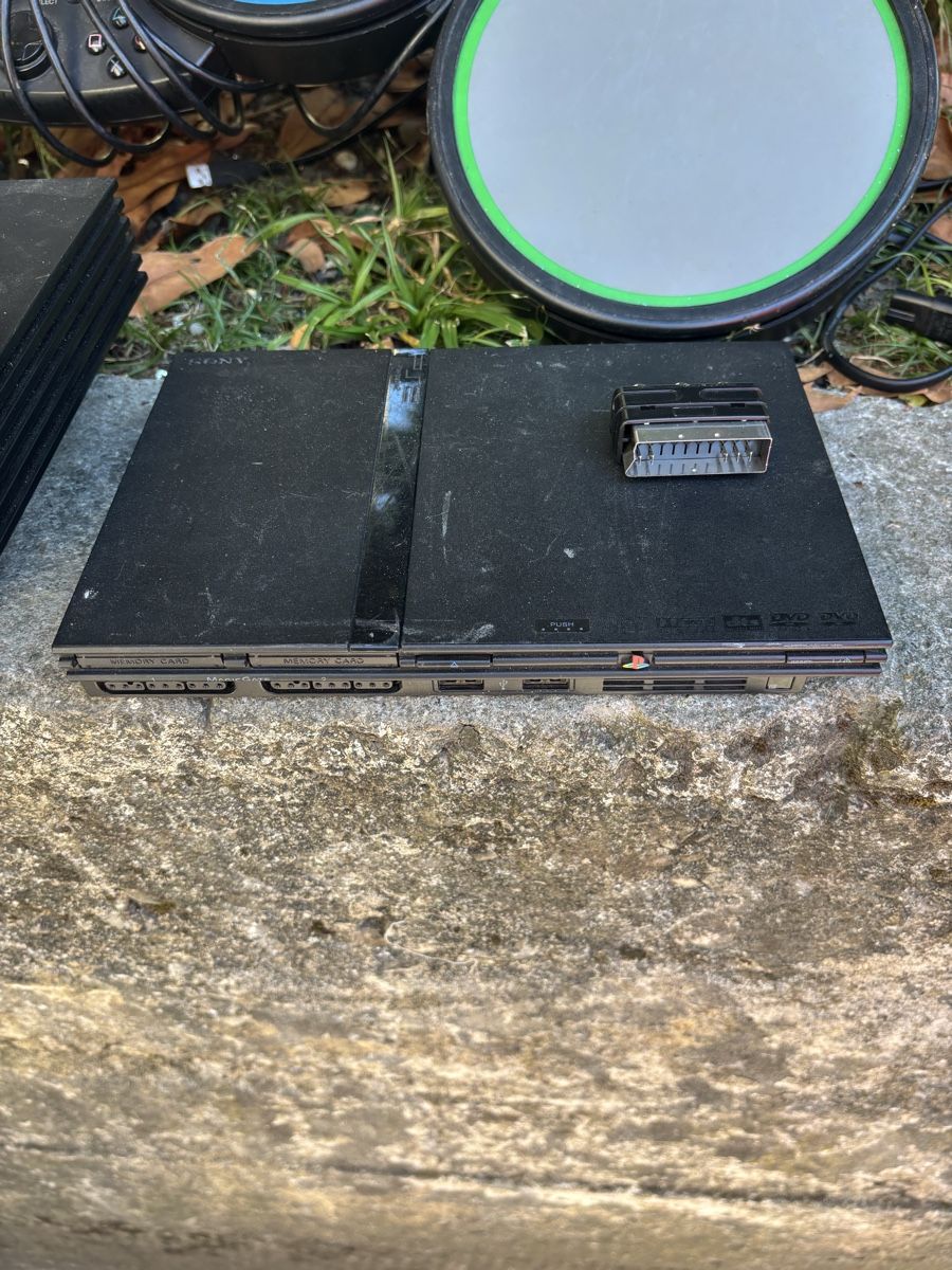 Sony Konsolen: 2x ps2 console – Defekt aus Lausanne von ram_77s8 2