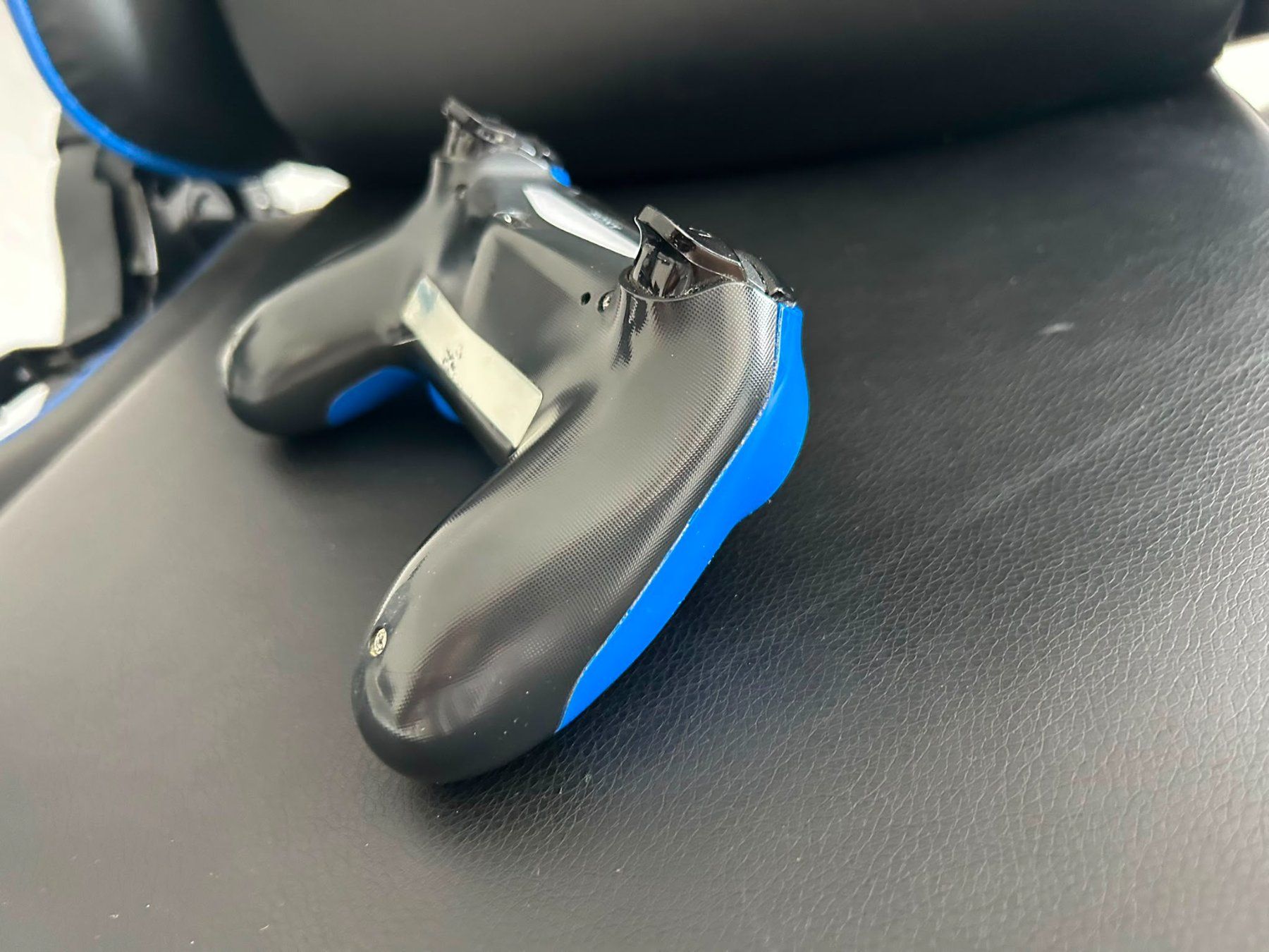 Sony Controller: PS 4 Controller – Usato da Madetswil venduto da Luck_4_Ever 5