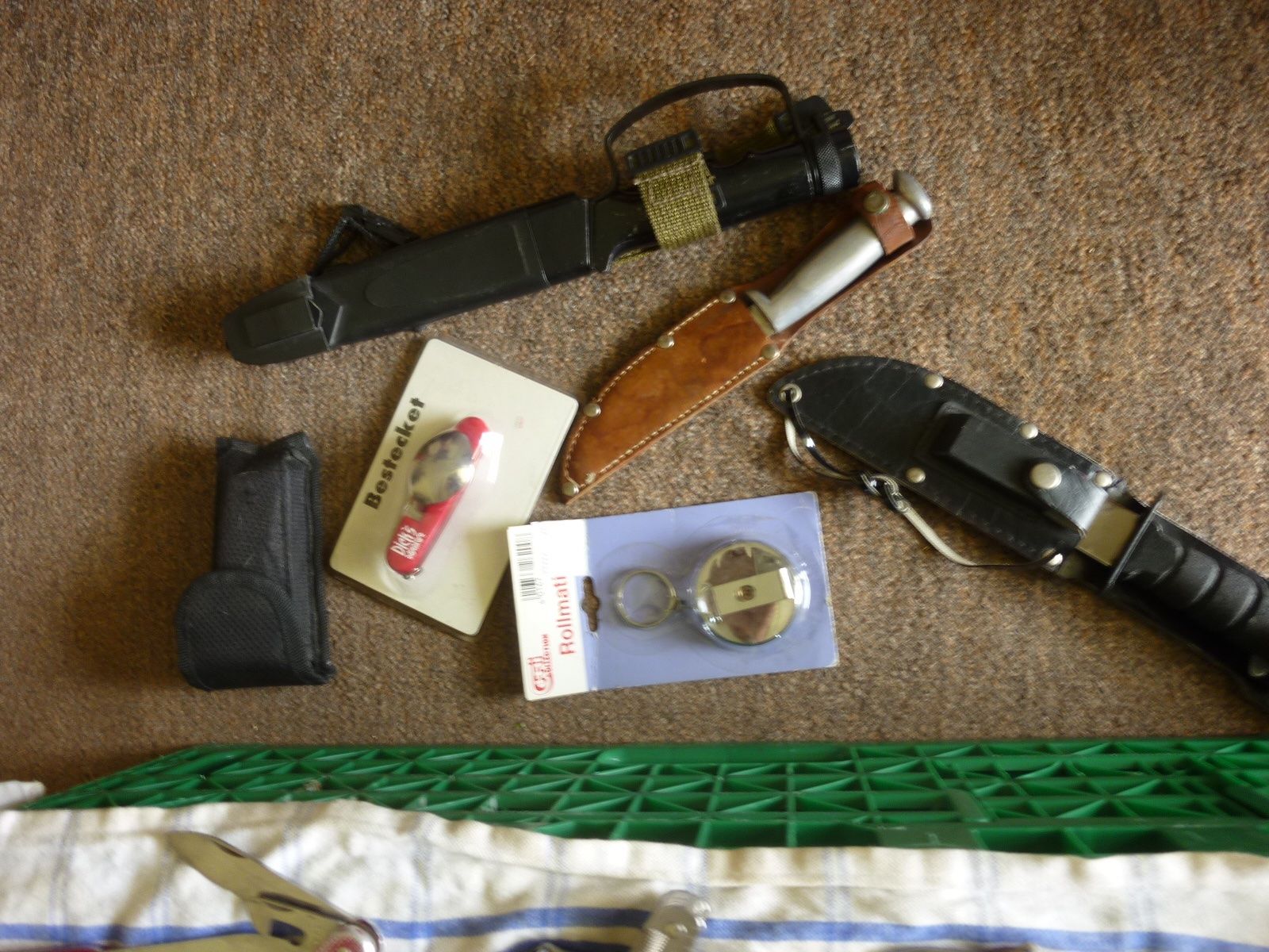 Coltelli tascabile: ca. 40 Taschenmesser und 3 Dolche – Usato da Regensdorf venduto da Moweso134 3