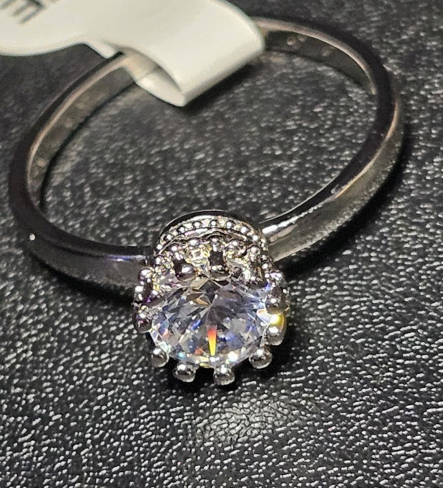 Ringe: Eleganter Ring mit Zirkonia, 925 versilbert, Gr.8 – Neu (gemäss Beschreibung) aus Grenchen von maretop 2