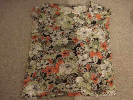 neuwertiges, leichtes Shirt Gr. 34 v. Kenny S.