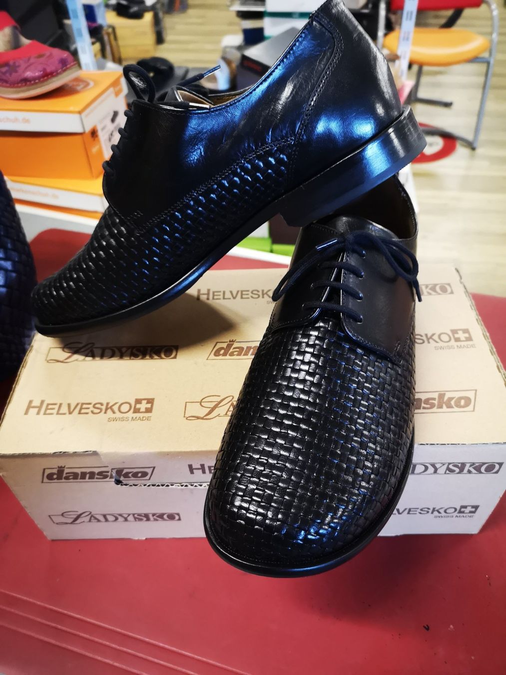 Helvesko Herrenschuhe: Helvesko – Neu und originalverpackt aus Möhlin von Highwaytom 2