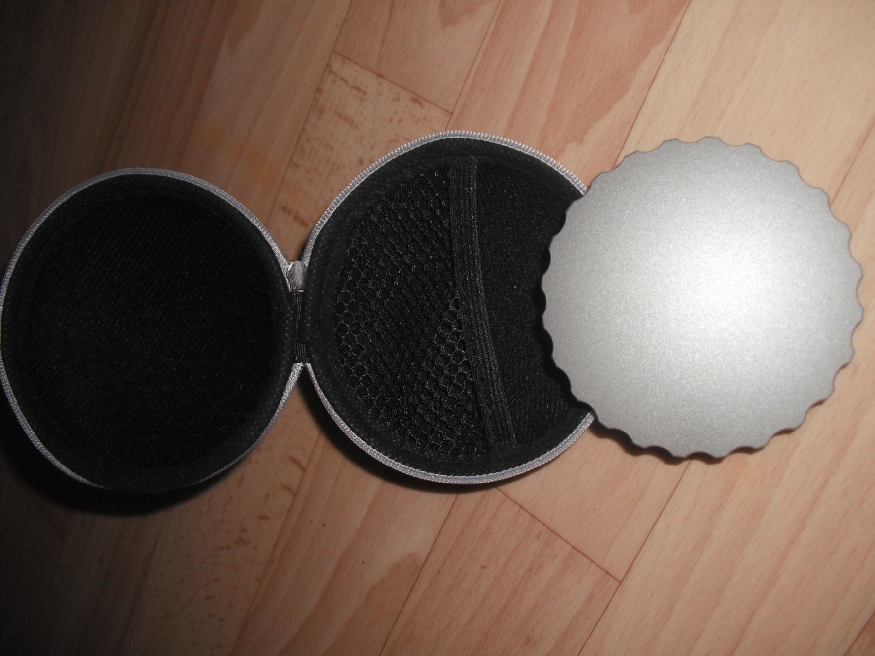 Apribottiglie & Tappi per chiusura: Flaschenöffner Aluminium eloxiert – Nuovo (secondo la descrizione) da Koblenz venduto da 70tschibu