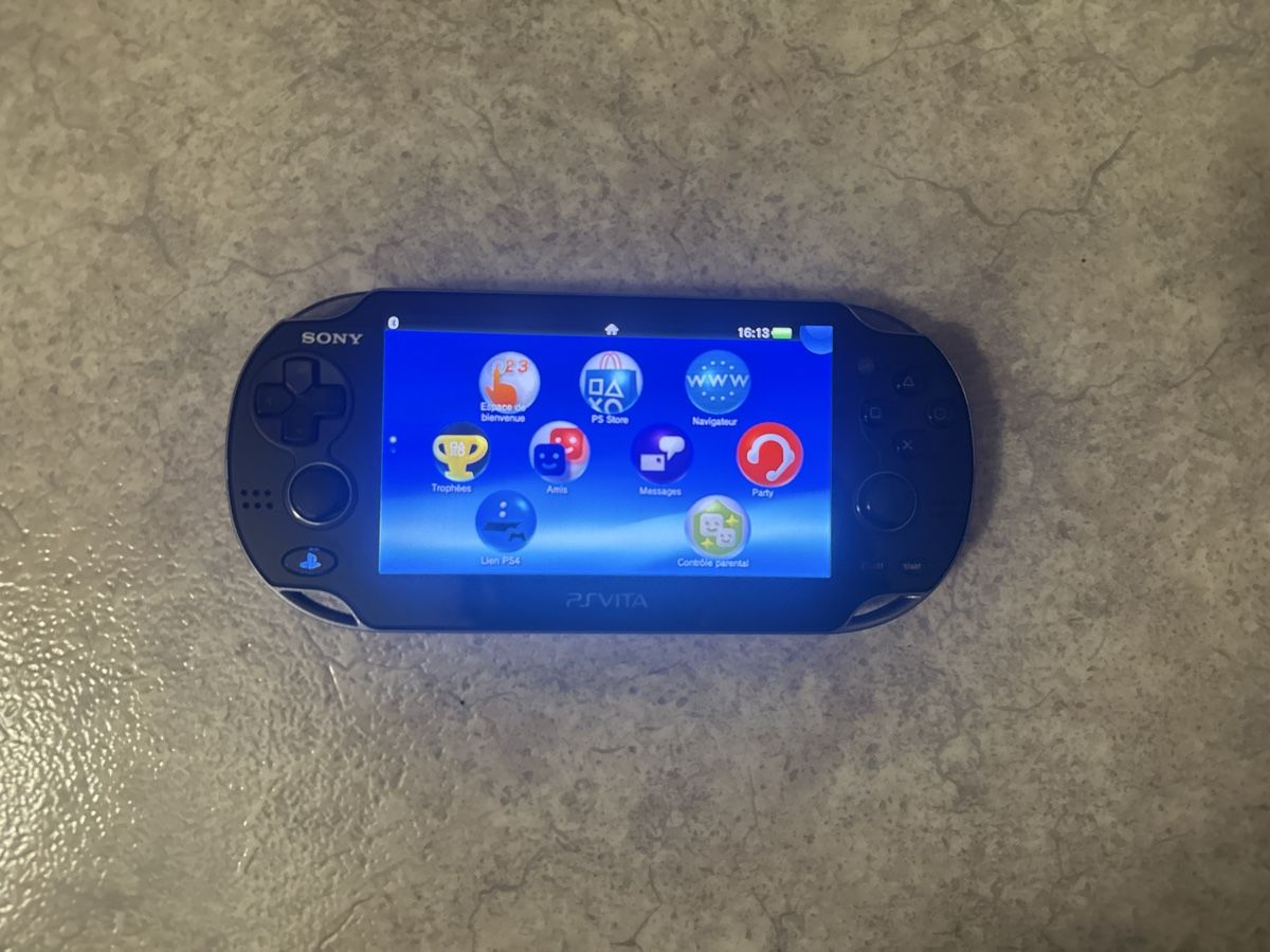 Sony Console: Ps Vita 1004  – Nuovo (secondo la descrizione) da Fribourg venduto da dio_79ds 1