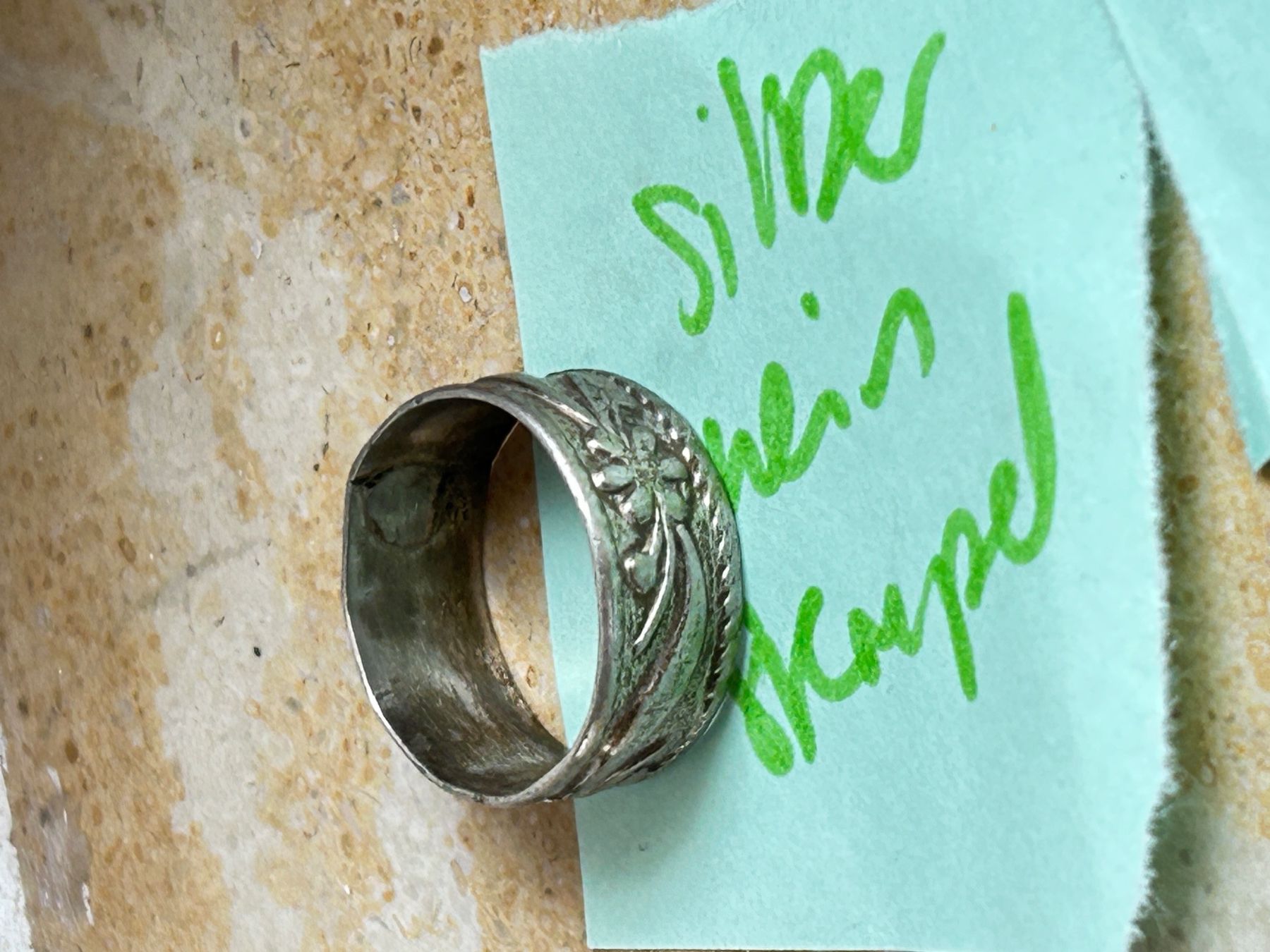 Anelli: Vintage Ring mit Blumenmuster (60) – Usato da Laufen venduto da Bellebellezza 8