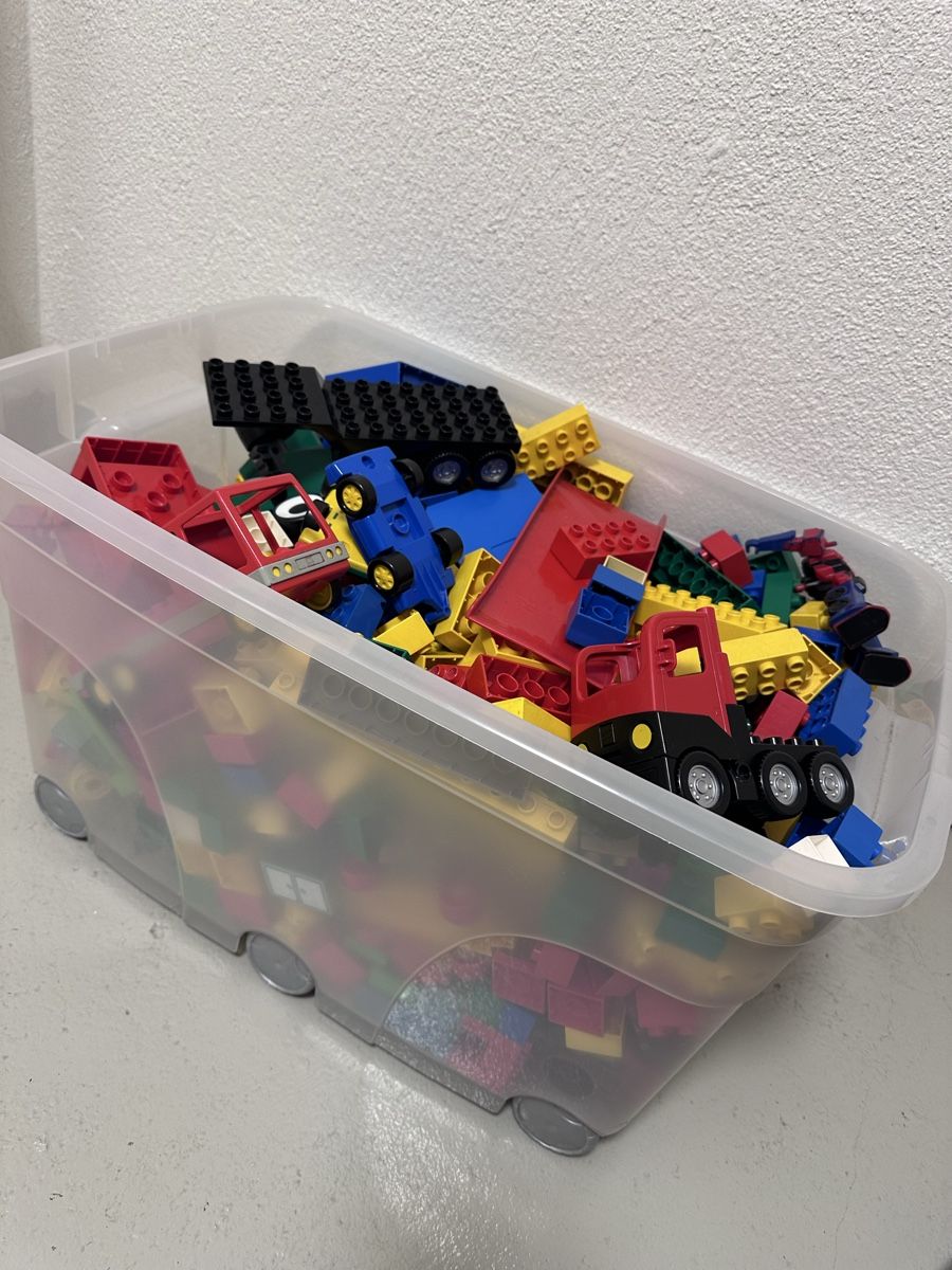 Jeux: Grosse Kiste mit Legos + Legoplatte – D'occasion à Winterthur par aod_hsv7 1