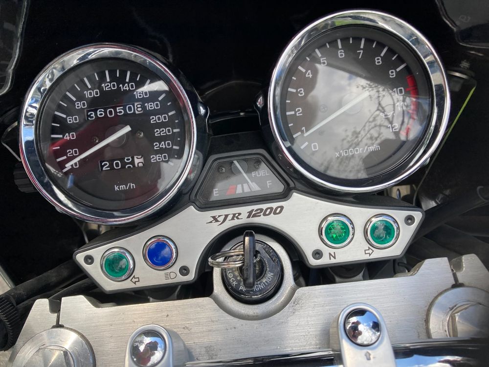 Sturzfrei ab MFK 1200er Yamaha 1999 mit 38500km > Schönheit Kaufen