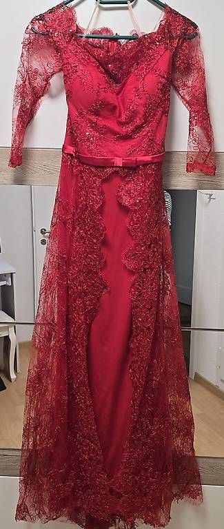 Vestiti: Abendkleid Rot  – Usato da Burgdorf venduto da vio_g9mn