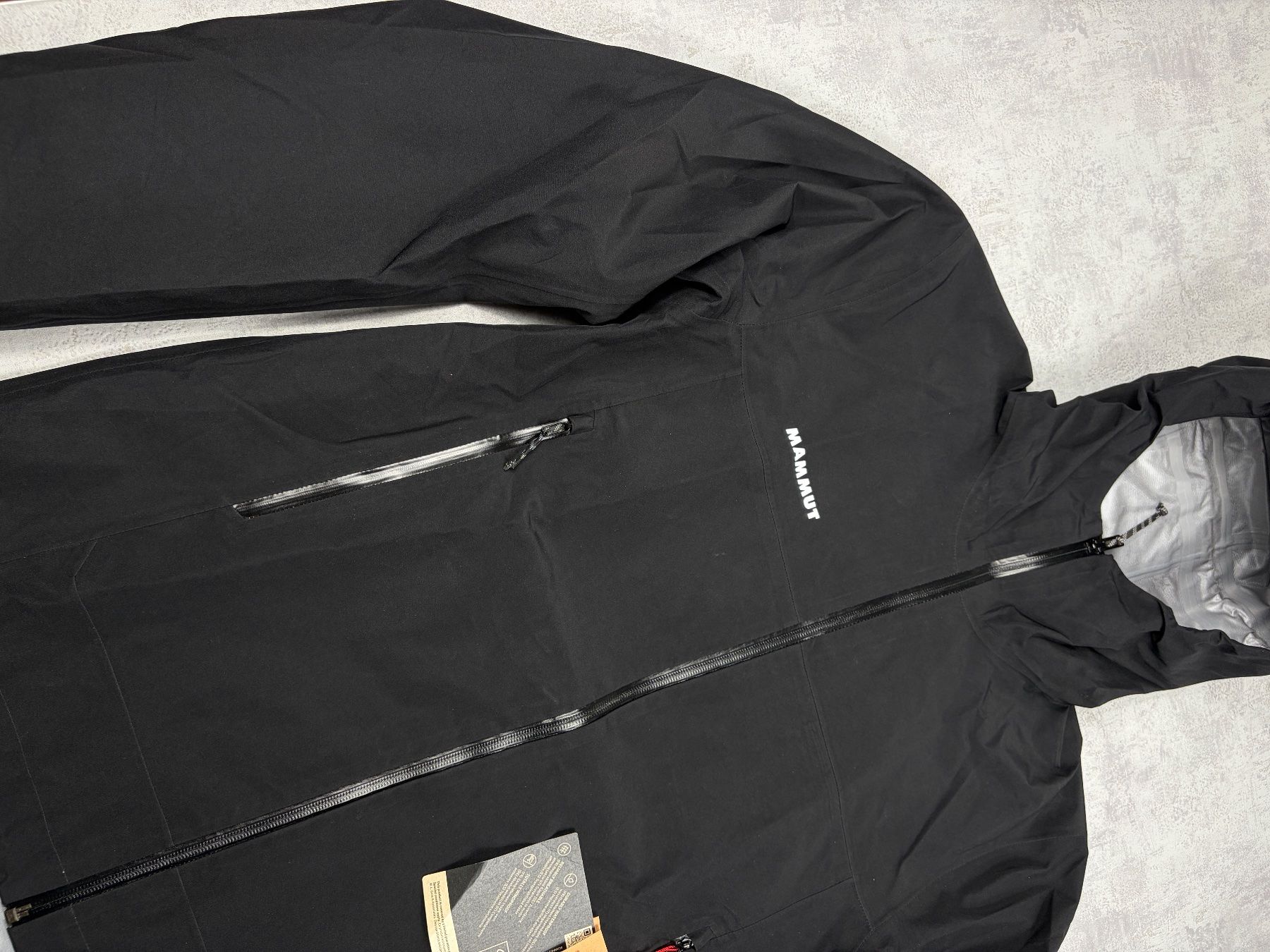Mammut Jacken: Mammut CRATER LIGHT HOODED - Veste Hardshell - black - M – Neu und originalverpackt aus Hauterive NE von Leo_o 4