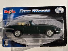 Jaguar E-Type fabriqué par Maisto (no Dinky Toys)