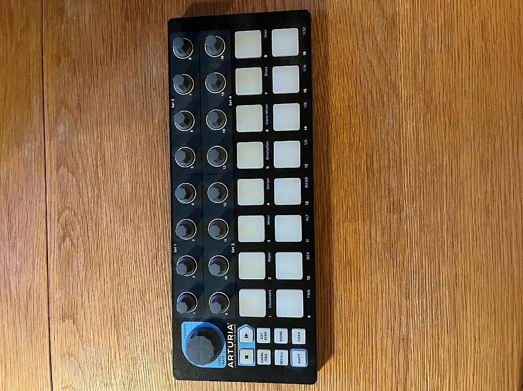 Arturia Musikinstrumente: Arturia Beatstep black edition – Gebraucht aus Zürich von LeoGd