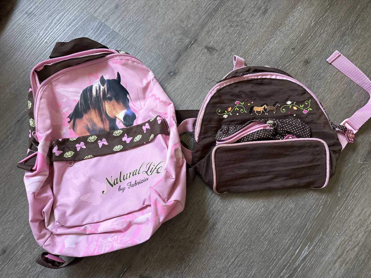 Kindertaschen: 2 Pferderucksäcke, gross und klein – Gebraucht aus Krauchthal von Kiddy32
