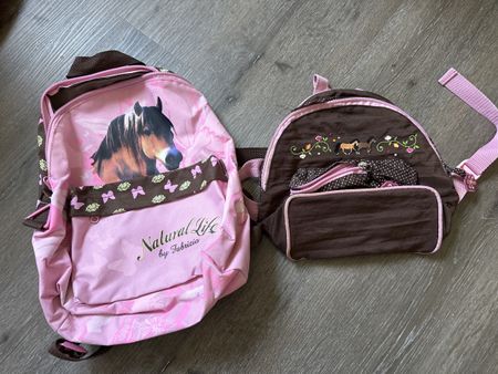 2 Pferderucksäcke, gross und klein