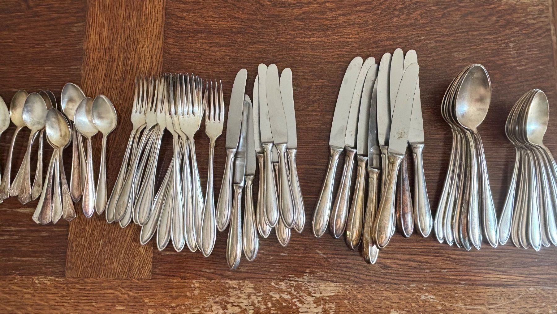 Set di posate: Silberbesteck mit Musterung – Usato da Zürich venduto da MirjaSant 1