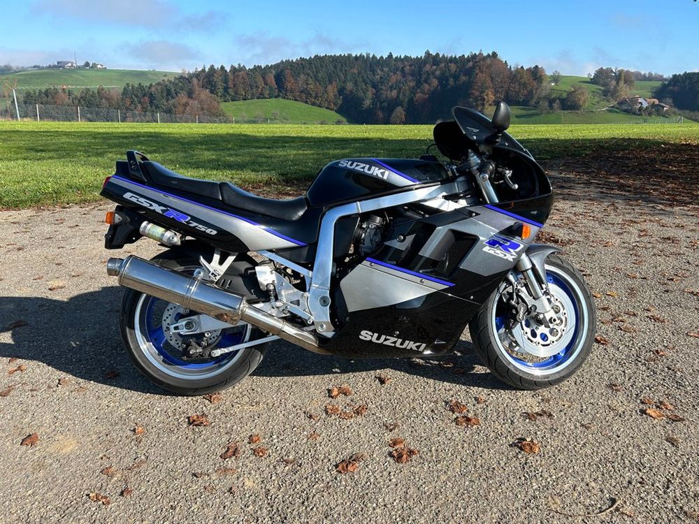 Suzuki Strada: Suzuki GSX-R 750 GR7AC, Veteran, Top Zustand! – Usato da Gondiswil venduto da beloo