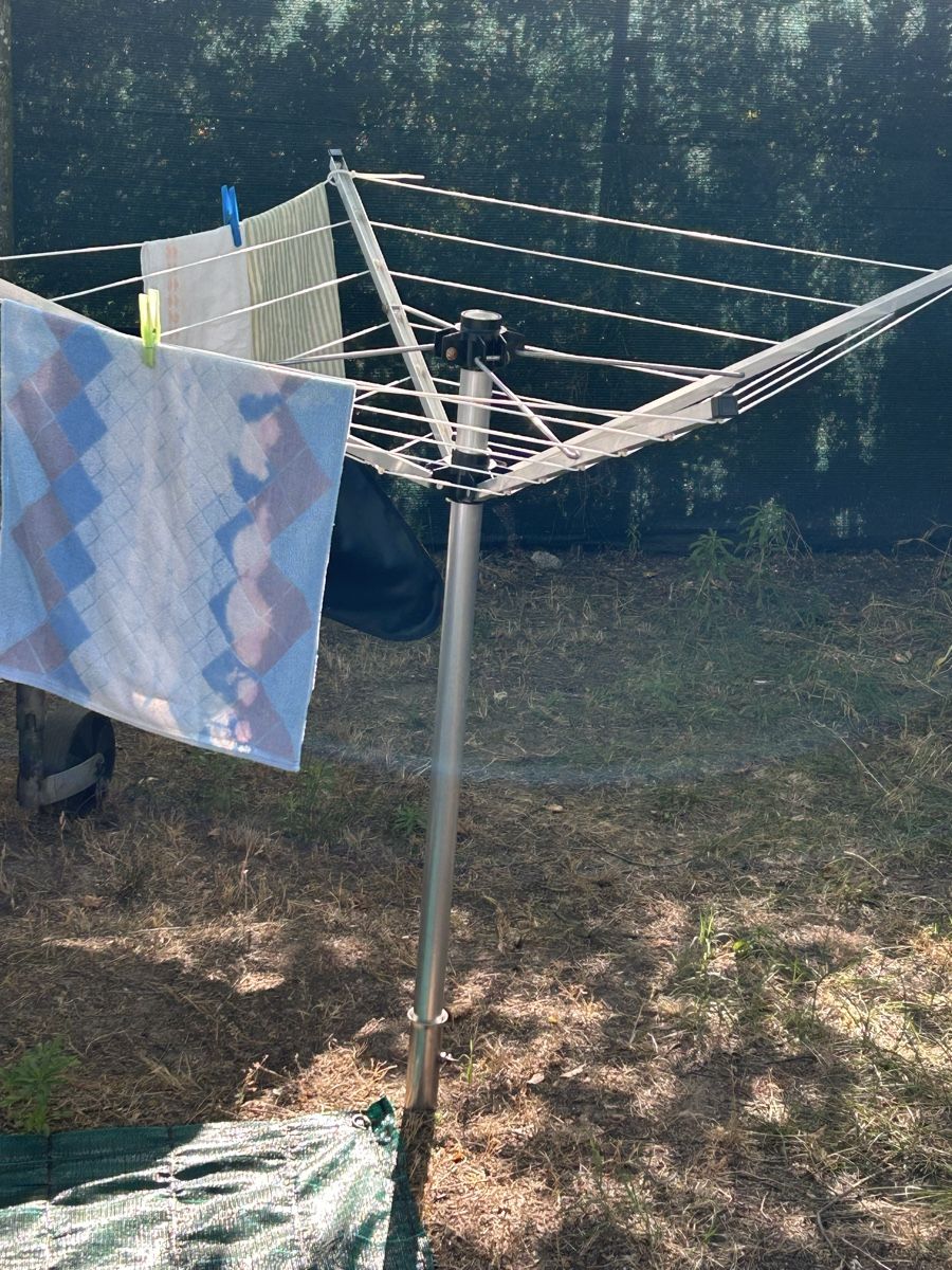 Séchoirs à linge: Camping Stewi mit Bodenhülse – D'occasion à Andwil SG par Hoschpel