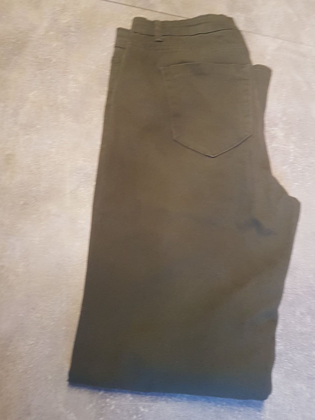 Hosen: Pantalon slim vert olive taille 40 marque Kiabi – Gebraucht aus Villiers von san_jn5w 7