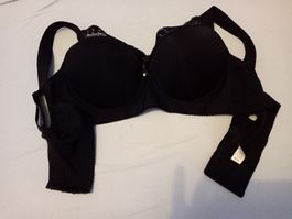 Schwarzer BH, Grösse 90B, mit Spitze
