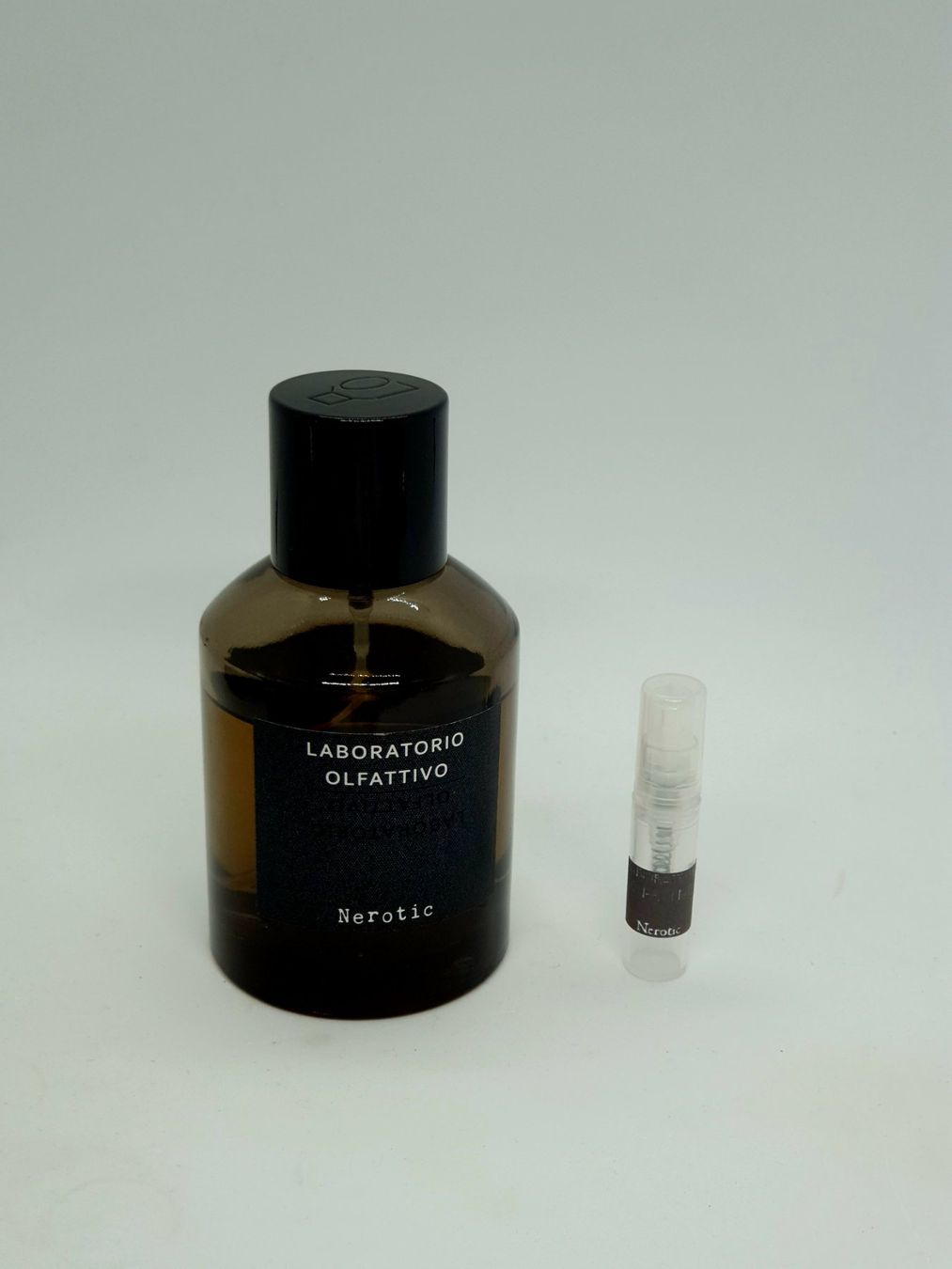 Profumi & Eau de Toilette: 2 ml NEROTIC LABORATORIO OLFATTIVO ABFÜLLUNG – Nuovo (secondo la descrizione) da St. Gallen venduto da CaliSunshine
