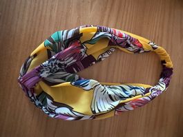 Sommerliches Haarband, gelb mit Blumenmuster, neuwertig