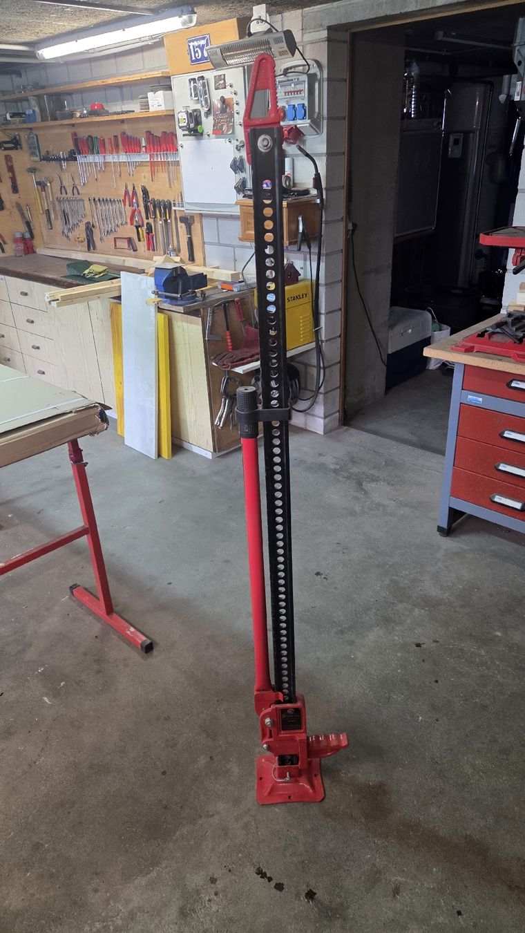 Tutti gli attrezzi: High lift Jack- Wagenheber – Usato da Seewis Dorf venduto da ChrigiG