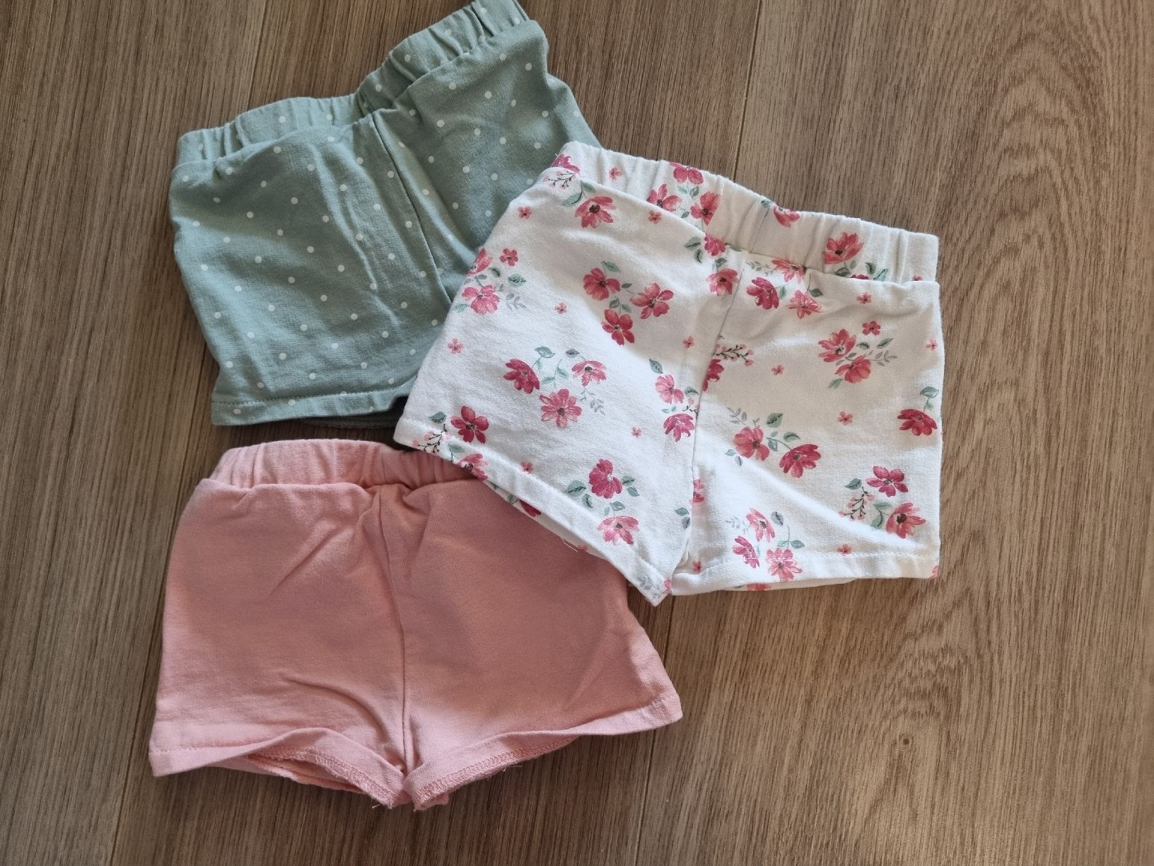 C&A Pantaloni: 3 Shorts/kurze Hosen 68 – Usato da Unteriberg venduto da ste_ruh 1