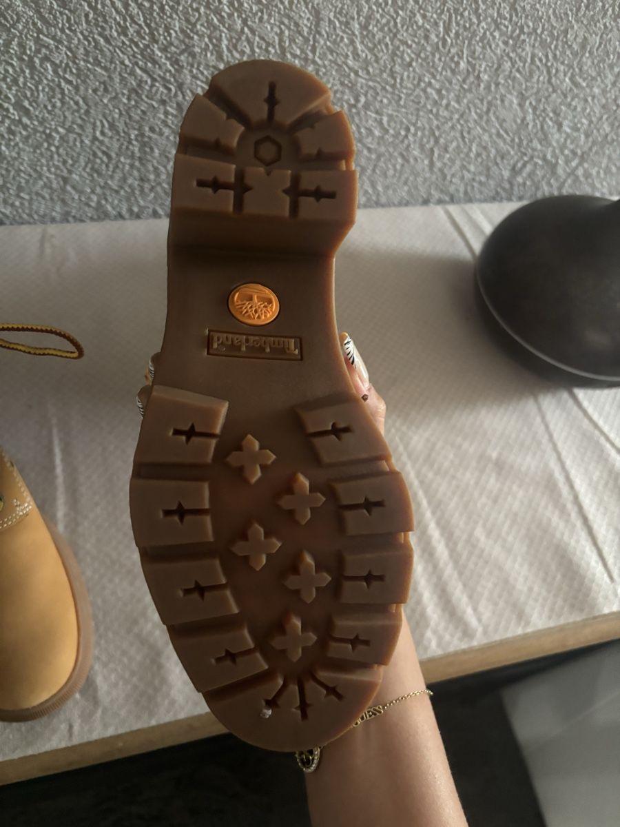 Timberland Chaussures femmes: Bottines Timberland à vendre – Neuf avec emballage d'origine à Sonceboz-Sombeval par Luna_p1414 4