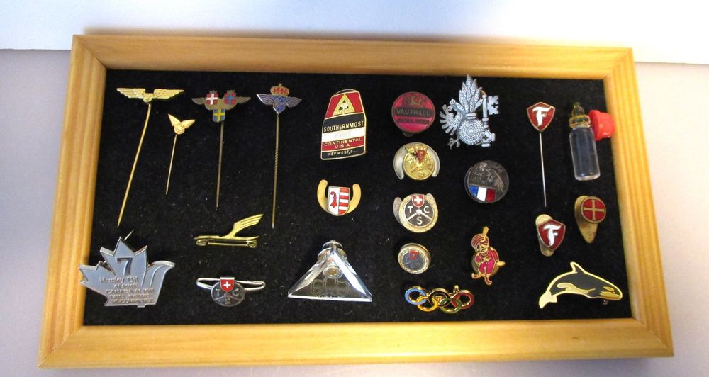 Lot De 2 épinglettes émaillées - Souvenir Chamonix Mont-Blanc - Vintage Sports D'hiver