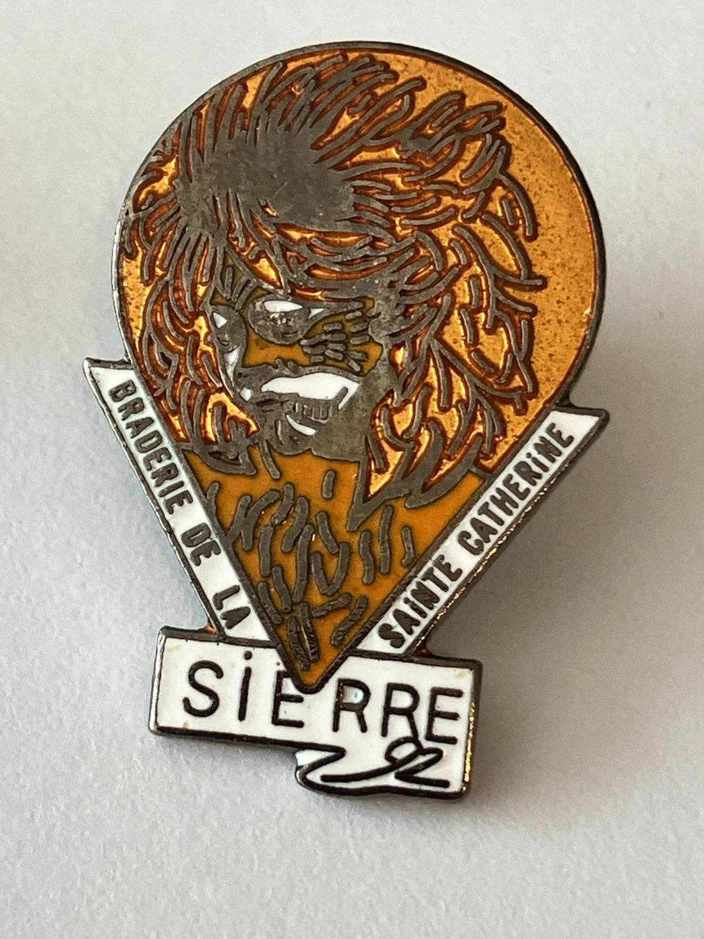 Placchette & Badge: 1 Pin Sierre Braderie Sainte Catherine – Usato da Basel venduto da djwwpp